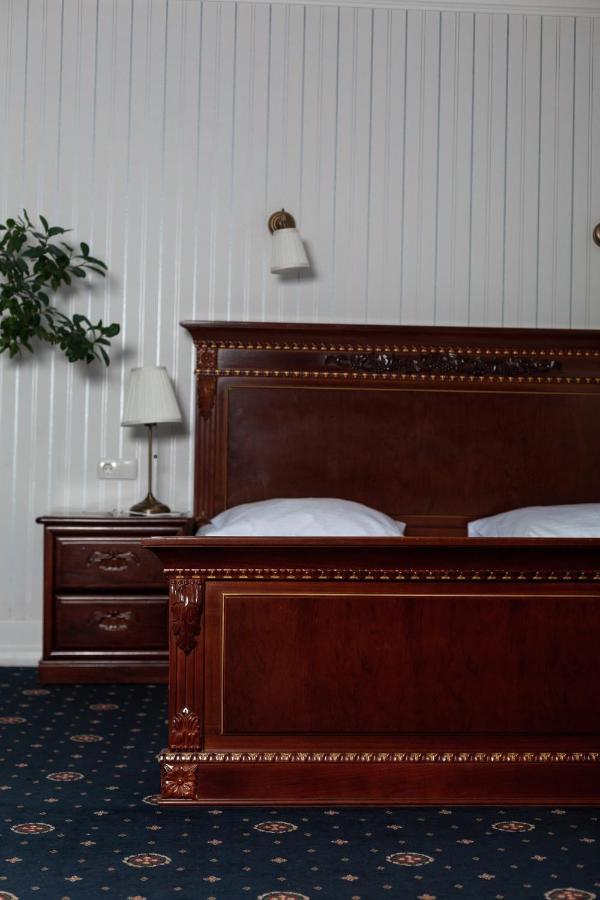 Hotel Aristocrat Tsjernivtsi Eksteriør bilde