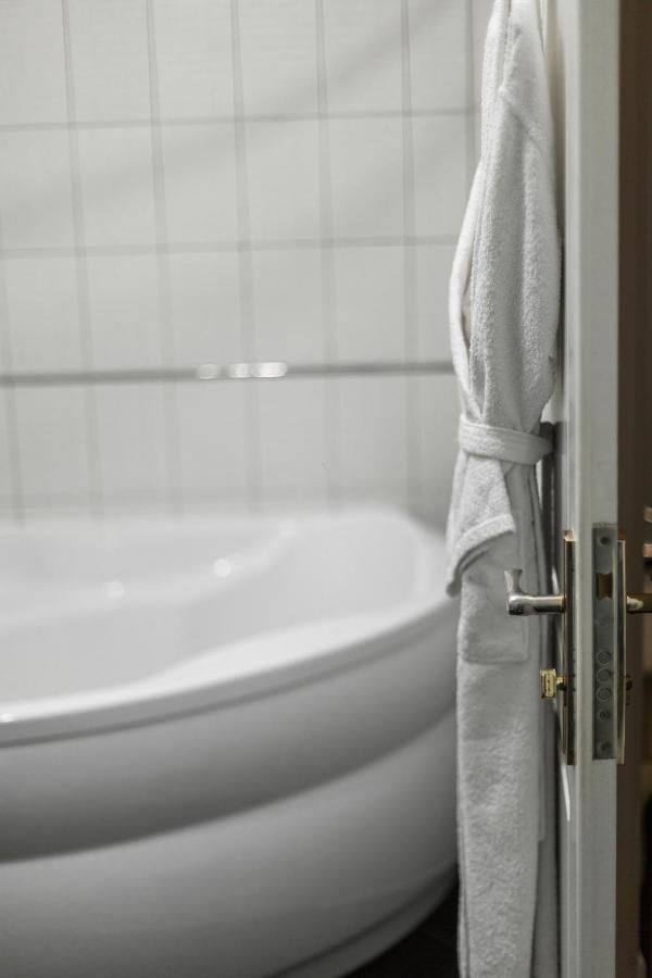 Hotel Aristocrat Tsjernivtsi Eksteriør bilde